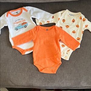 Orange and White Baby Bodysuit Set Pumpkins Size 0-3 Months